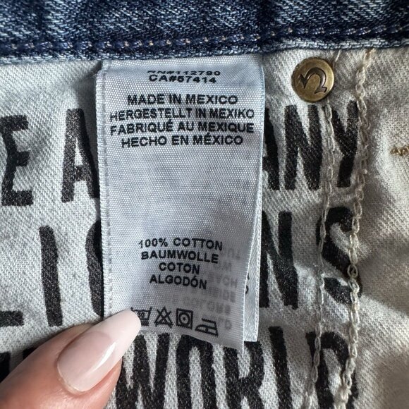 True Religion men’s Logan Relaxed Taper Size 31 Medium Wash Straight Leg - Picture 13 of 13